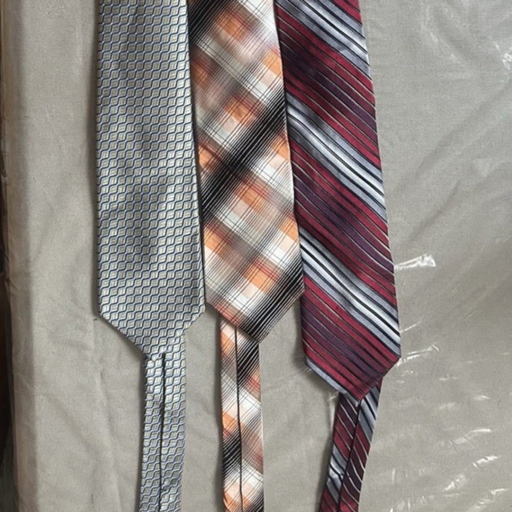 VAN HEUSEN lot of 3 ties 3 different colors